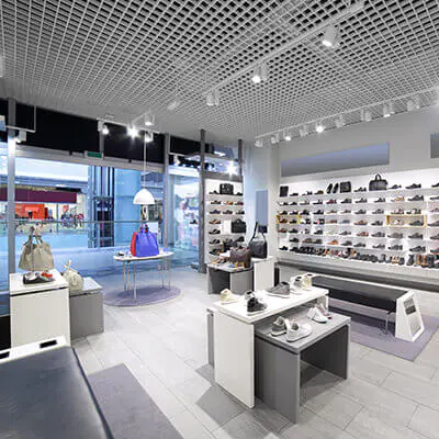 LED-Schienenstrahler im Schuhgeschäft